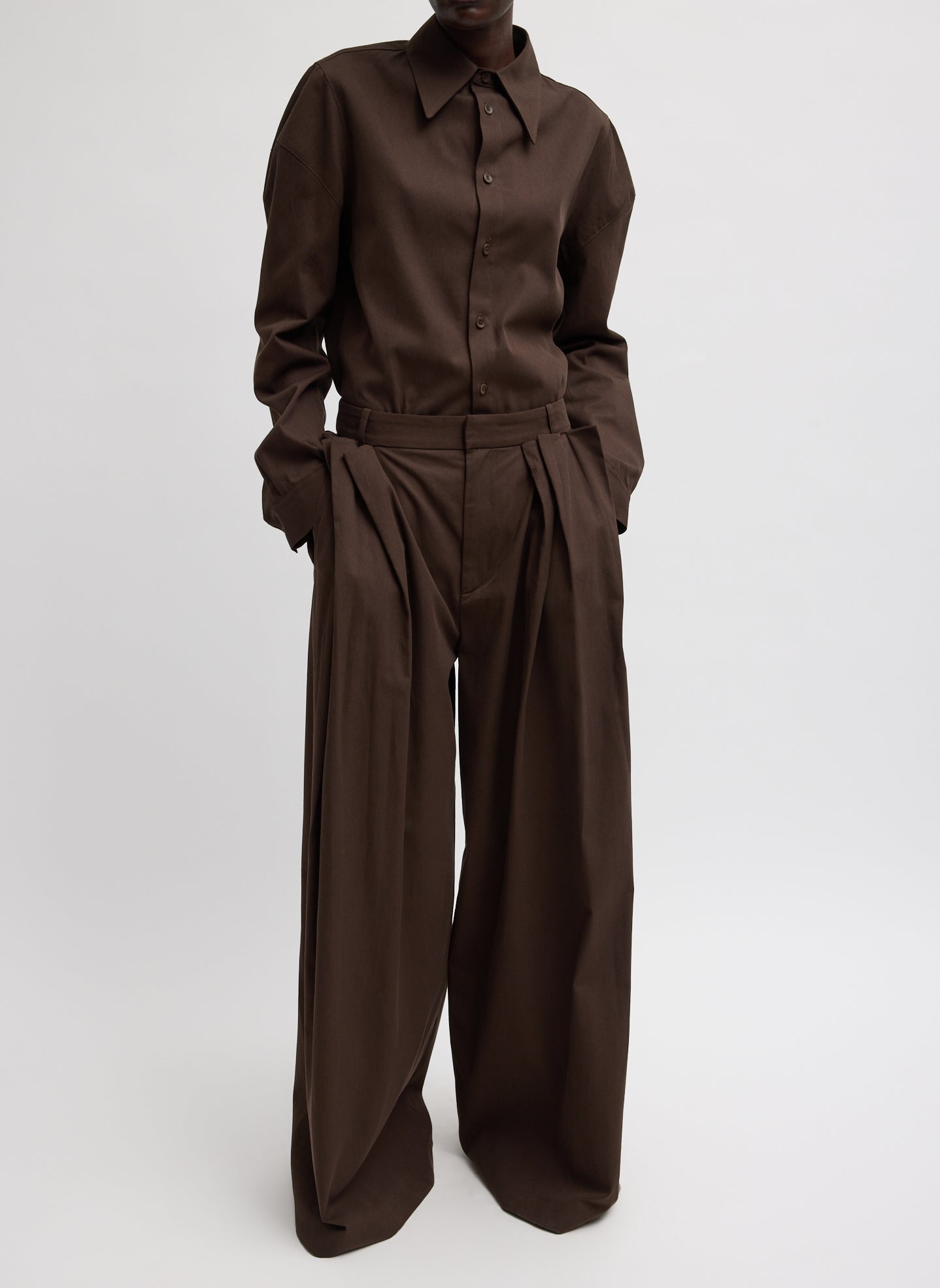 Luxe Spring Twill Tucked Pleated Wide Leg Trouser - Dark Brown Luxe Spring Twill Tucked Pleated Wide Leg Trouser - full look, front view on model