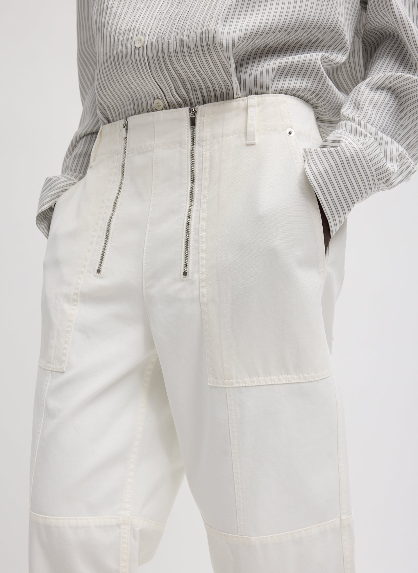 White Patchwork Twill Cargo Fischer Jean - closeup of front zip detail