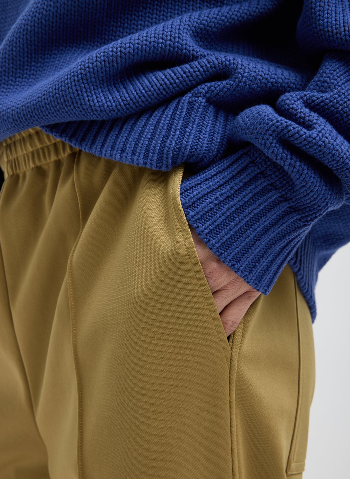 Buff Tan Active Knit Scottie Jogger - closeup of pocket detail