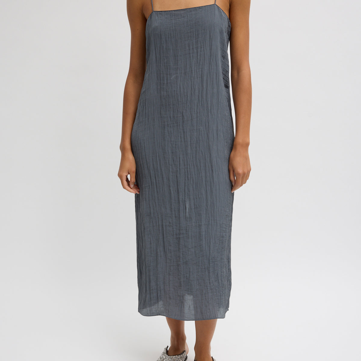 The Crinkle Slip Dress Dark Grey / 00 / T000CP1639