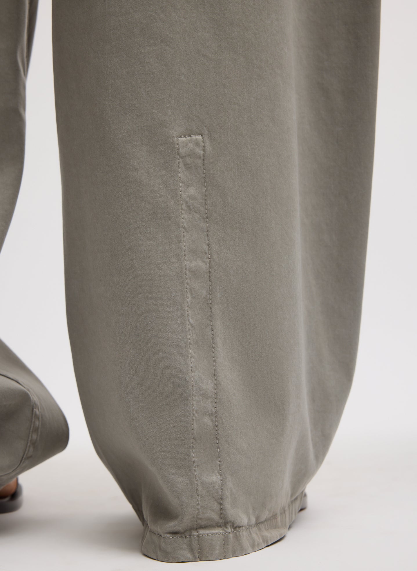 Pewter Grey Garment Dyed Stretch Twill Sid Pant - closeup of hidden snap detail at hem
