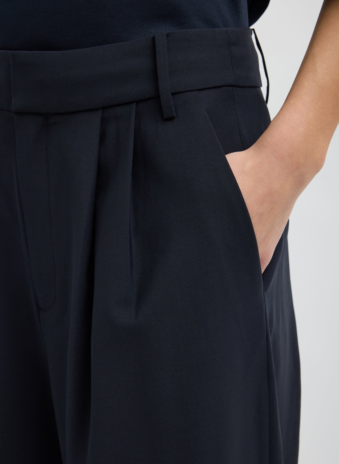Navy Tropical Wool Stella Pant - closeup of pocket detail