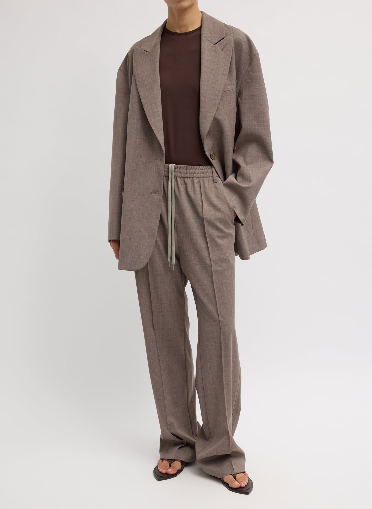 Cedar Melange Tropical Wool Scottie Jogger - full look, front view on model