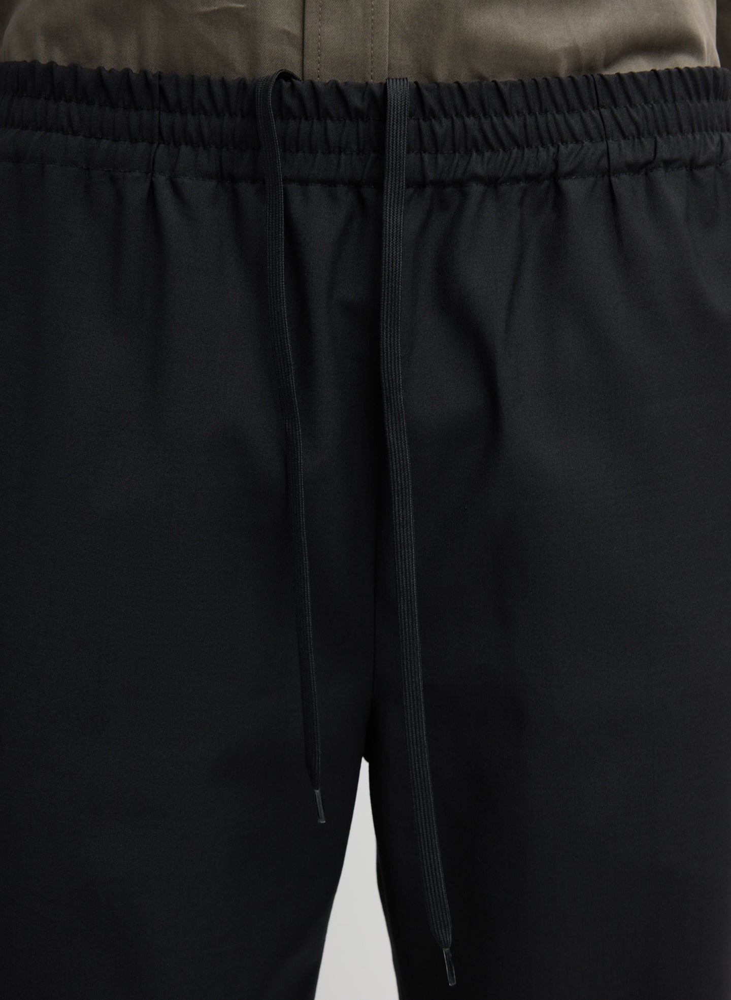 Black Tropical Wool Charles Trouser - closeup of waistband detail