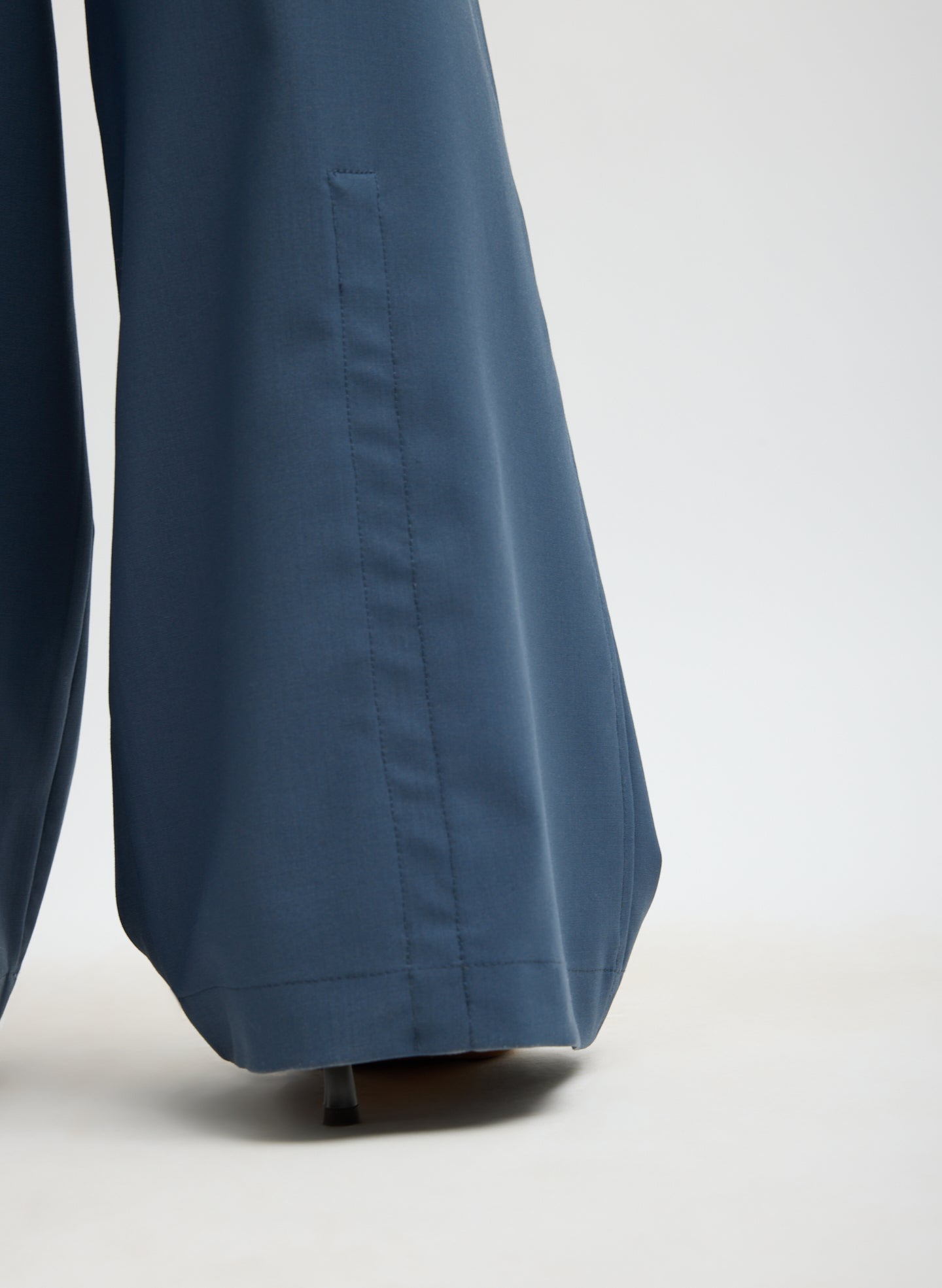 スーツ YLEVE 24aw wool tropiacl trouser Tropical Wool Charles Trouser – Tibi Official