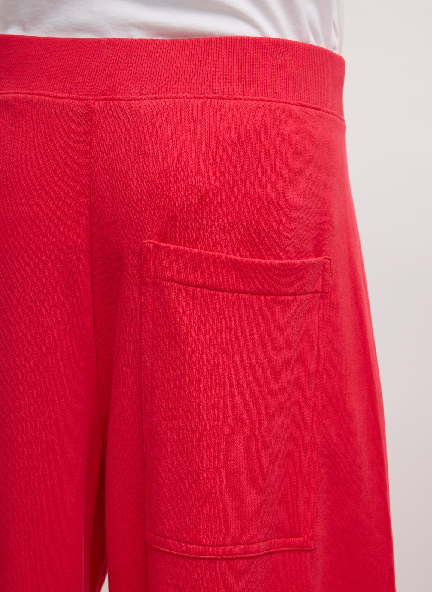 Red Light Weight Sweatshirting Winslow Pant -closeup of back pocket detail