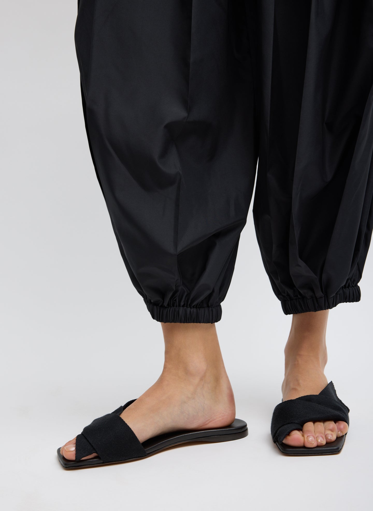 Black Summer Nylon Zeppelin Balloon Pant - closeup of hem