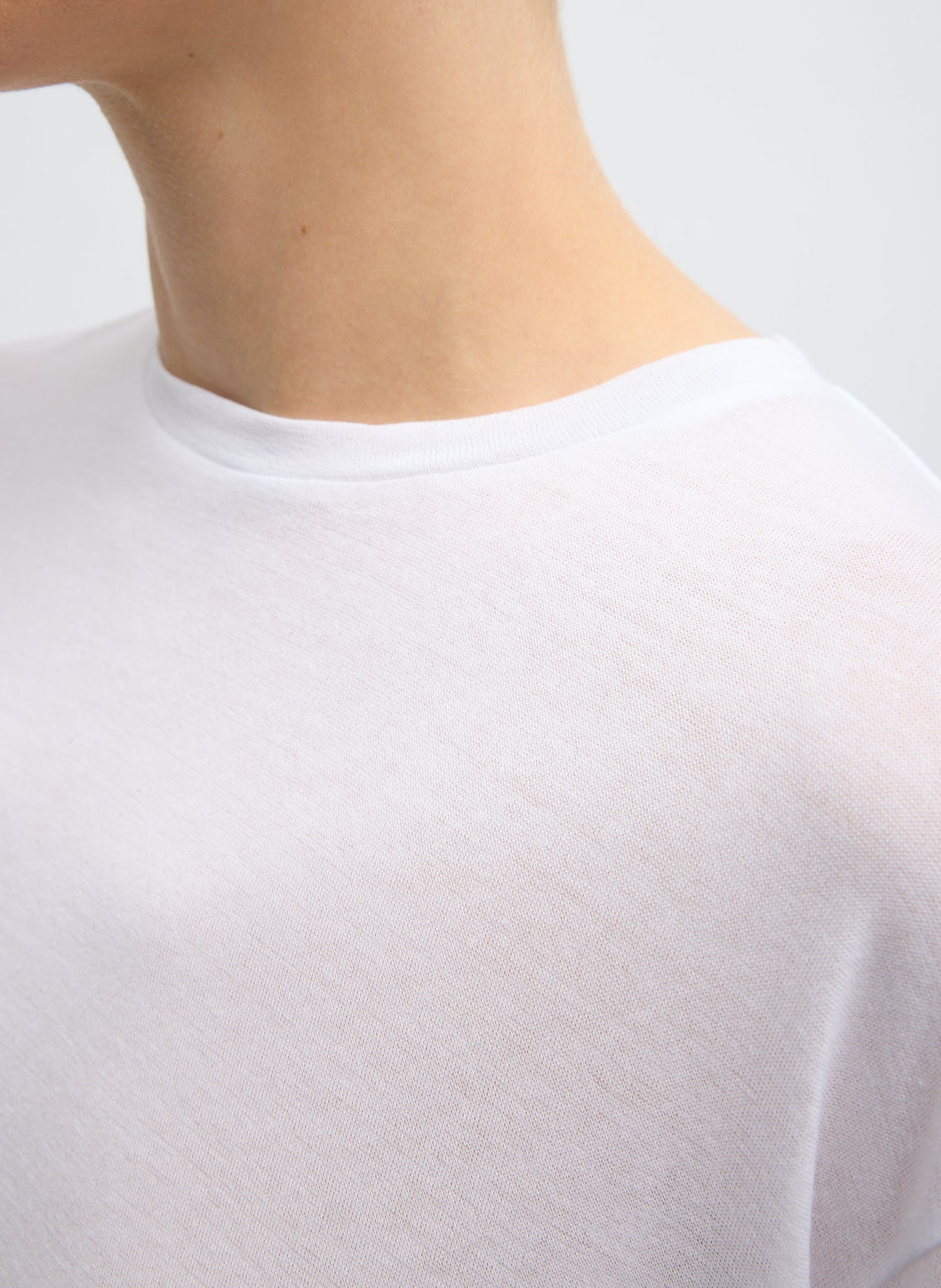 【オフホワイト（15）】SHEER LONG SLEEVE KNIT UNISEX Sheer Crepe Knit Crewneck Unisex Long Sleeve T-Shirt – Tibi Official