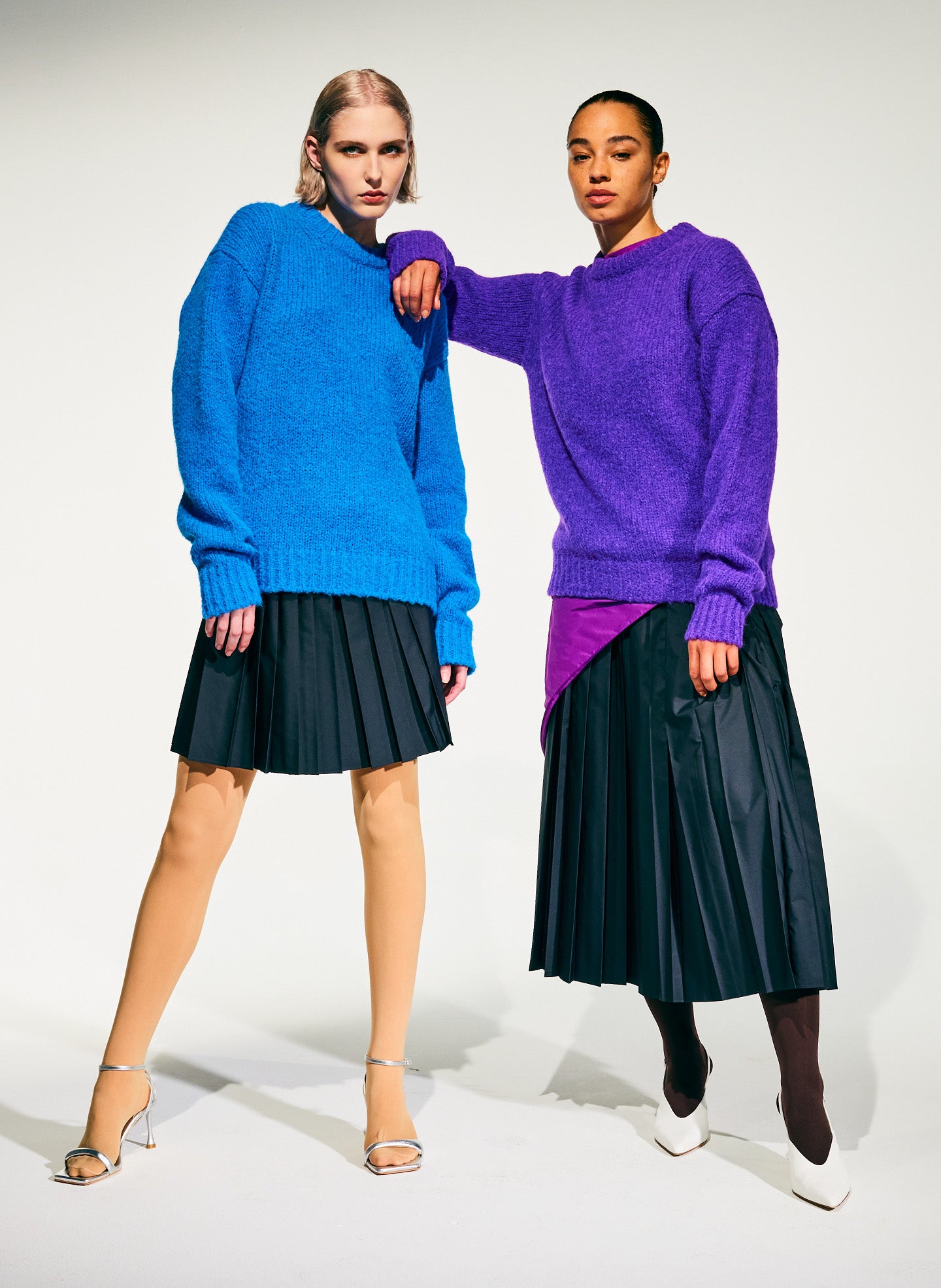 Italian Sporty Nylon Pleated Pull On Mini Skirt