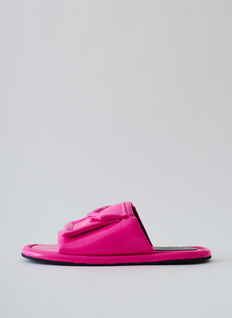 Flip flop sandals with men bowing down or flat under your heel for Cin –  HEROICU