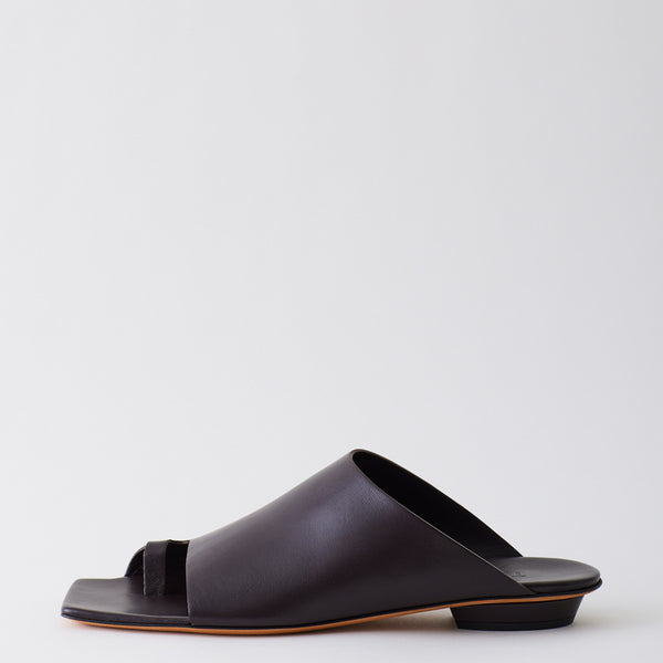 Gary Sandal – Tibi Official