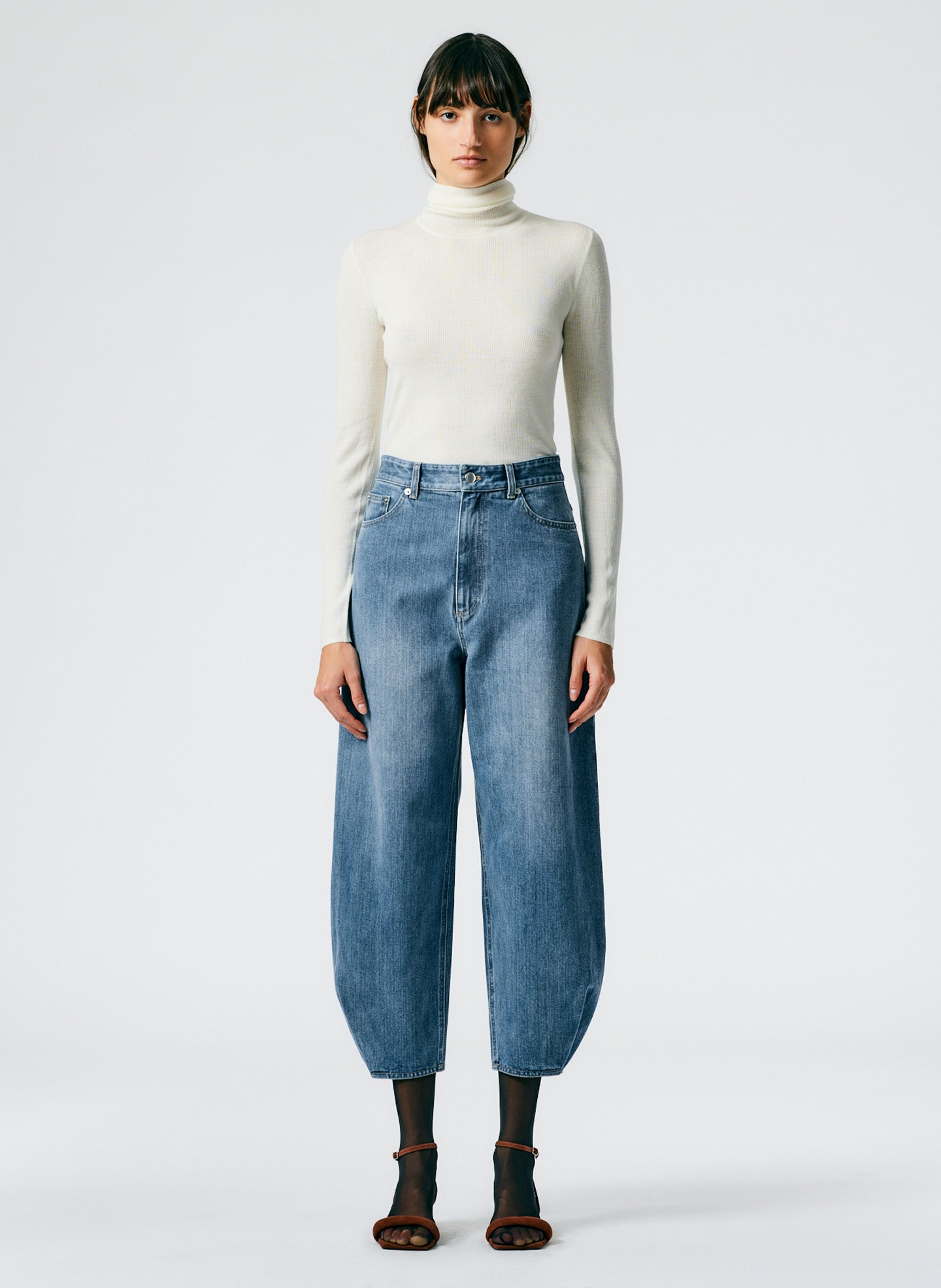 Classic Wash Denim High Waisted Quinn Jean - Classic Blue-01